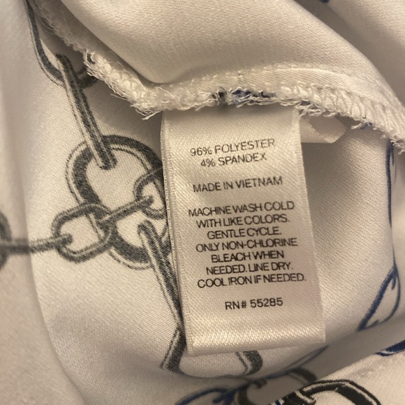 🌷3/15🌷Express Sleeveless  Blouse - M - Picture 4 of 4